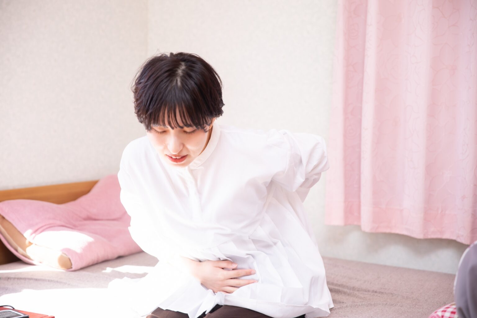 胃潰瘍で吐血した場合の対処方法とは?吐き気やみぞおちの痛みを伴う原因も解説 - 外科DOC - 日帰り手術の名医を中心に掲載